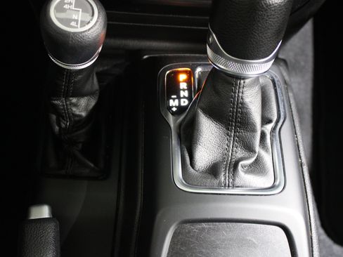 Used 2022 Jeep Wrangler Unlimited Sport AWD/4WD image 15
