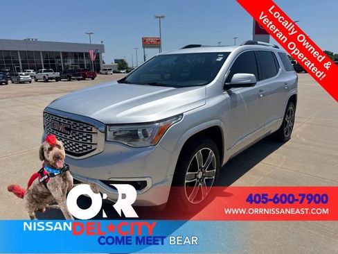 Used 2018 GMC Acadia Denali w/ Technology Package FWD image 1