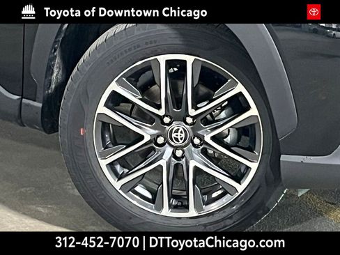 Used 2026 Toyota Corolla Cross XLE w/ Convenience Package FWD image 2