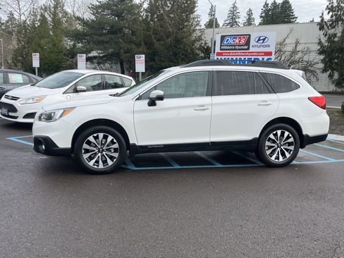 Used 2017 Subaru Outback 3.6R Limited image 2