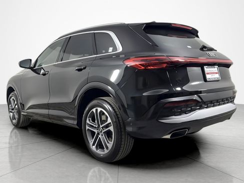 Used 2025 Audi Q5 Premium w/ 19" Wheel Package AWD/4WD image 3