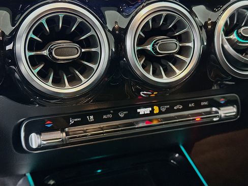 Used 2022 Mercedes-Benz GLA 250 image 22