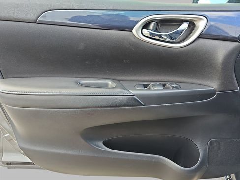 Used 2019 Nissan Sentra SR image 25