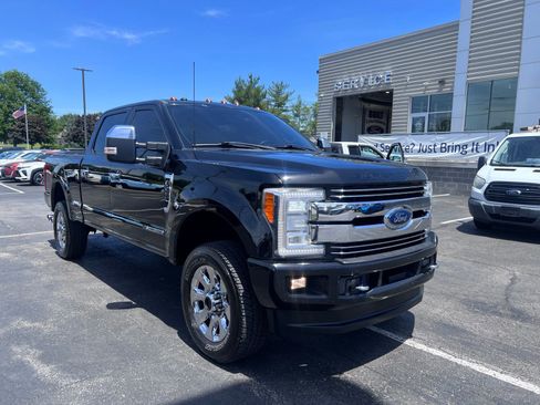 Used 2018 Ford F250 Lariat w/ Lariat Ultimate Package AWD/4WD image 6