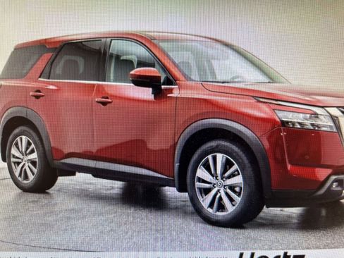 Used 2025 Nissan Pathfinder SV FWD image 5