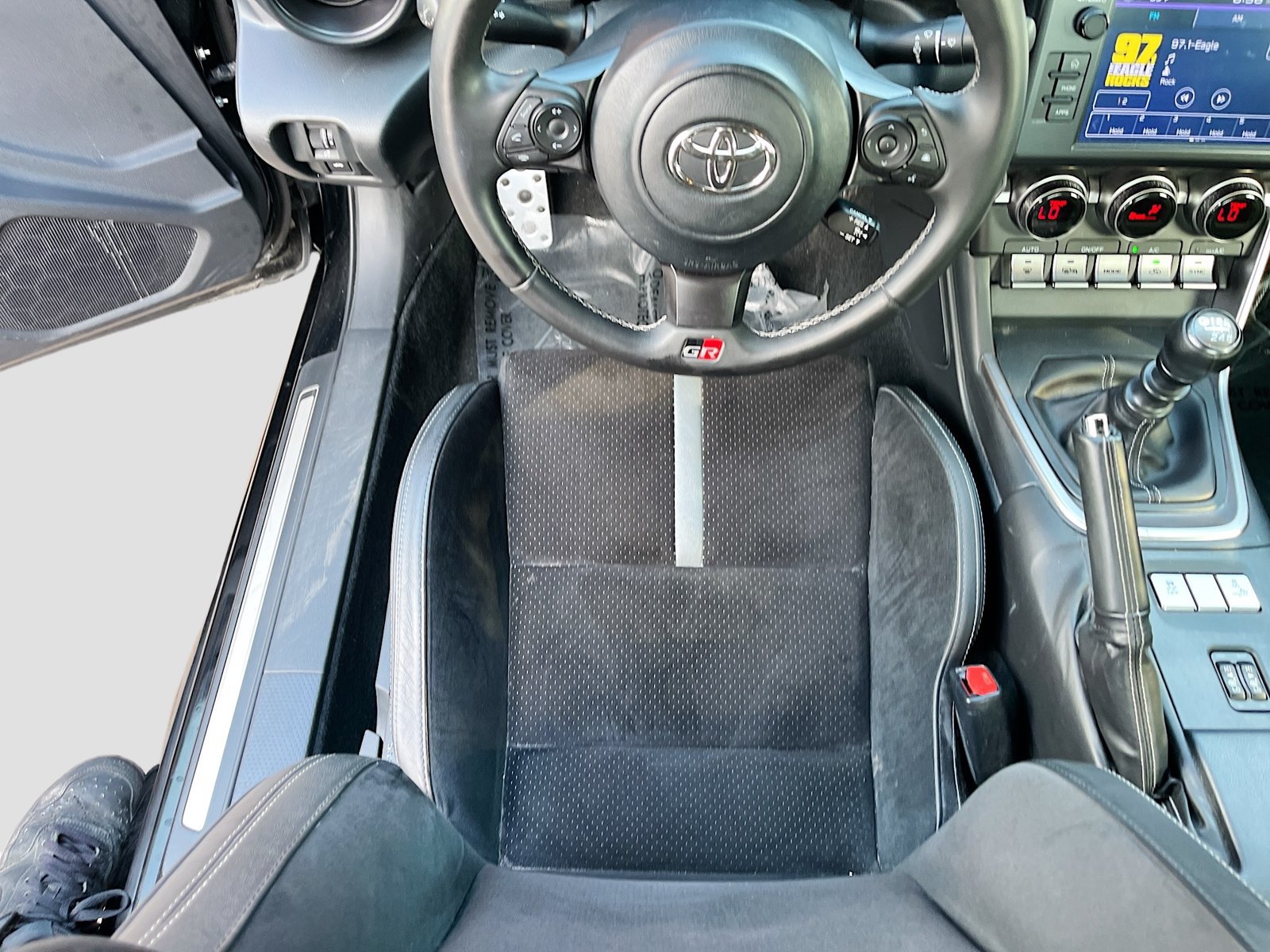 Used 2024 Toyota GR86 Premium RWD image 21