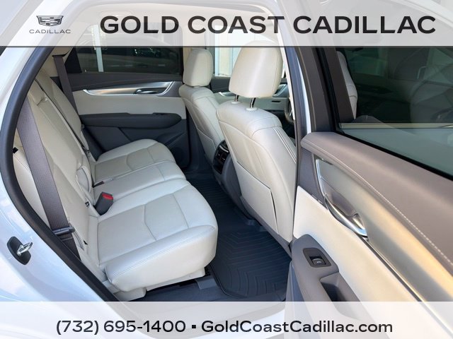 Used 2022 Cadillac XT5 Premium Luxury w/ Technology Package AWD/4WD image 8