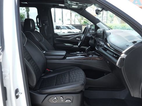 Used 2022 Cadillac Escalade Sport Platinum w/ LPO, ONYX Package AWD/4WD image 52