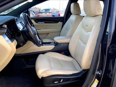 Used 2018 Cadillac XT5 FWD image 7