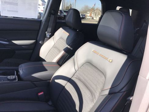 New 2026 Nissan Pathfinder SV image 11