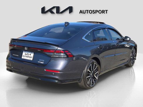 Used 2023 Honda Accord Touring image 8