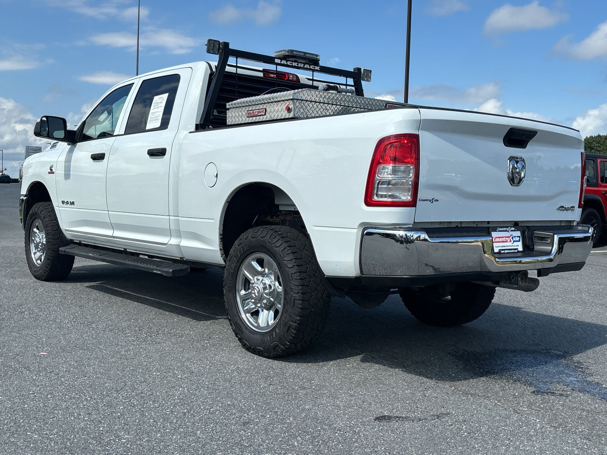 Used 2022 RAM 2500 Tradesman w/ Chrome Appearance Group AWD/4WD image 7