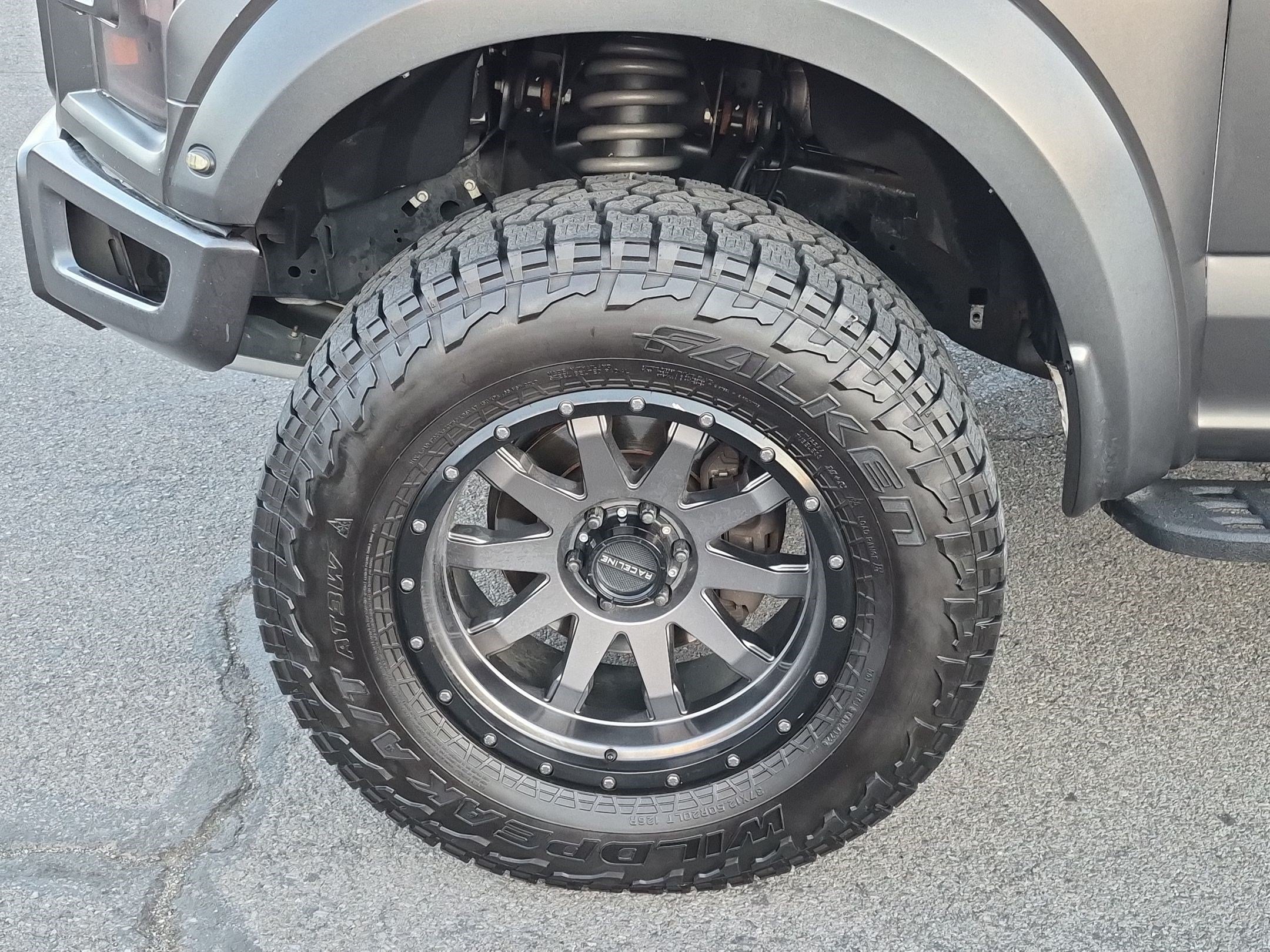 Used 2018 Ford F150 Raptor w/ Equipment Group 802A Luxury AWD/4WD image 13