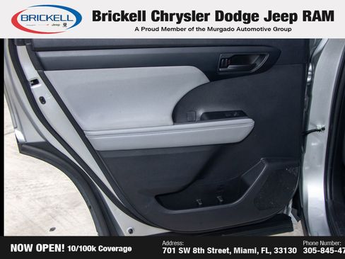 Used 2023 Toyota Highlander LE FWD image 11
