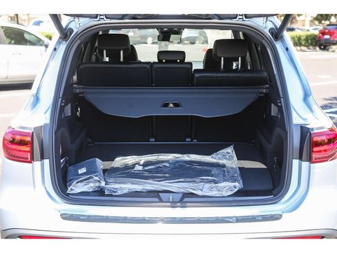 Used 2024 Mercedes-Benz EQB 300 4MATIC image 24