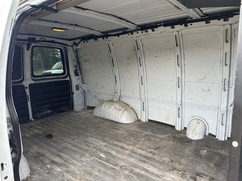 Used 2007 Chevrolet Express 1500 image 12
