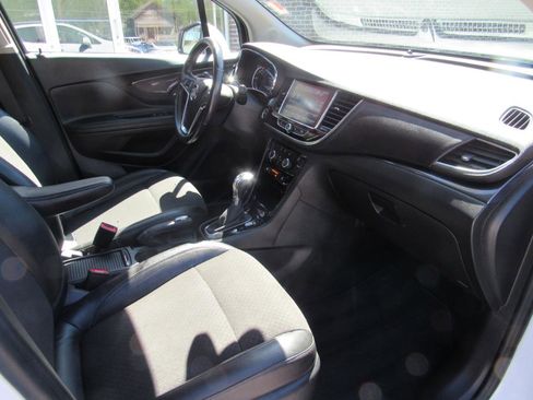 Used 2020 Buick Encore Preferred AWD/4WD image 30