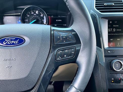 Used 2017 Ford Explorer XLT w/ Equipment Group 202A FWD image 25
