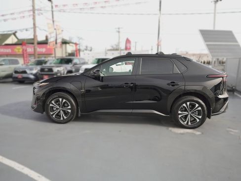Used 2025 Toyota bZ4X FWD image 5