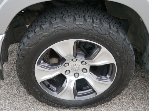 Used 2019 RAM 1500 Laramie image 24