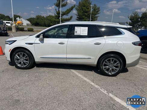 Used 2024 Buick Enclave Essence w/ Experience Buick Package image 19