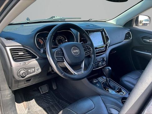 Used 2019 Jeep Cherokee Limited w/ Luxury Group AWD/4WD image 17