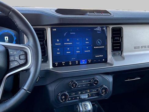 Certified 2025 Ford Bronco Outer Banks AWD/4WD image 9