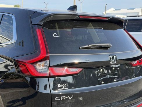 Used 2023 Honda CR-V EX image 11