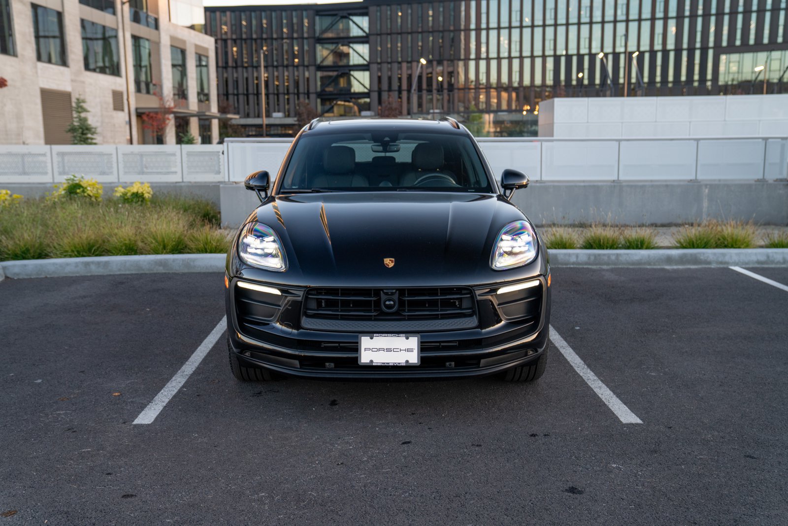 Certified 2026 Porsche Macan Turbo AWD/4WD image 6