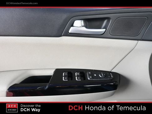 Used 2022 Kia Sportage EX w/ EX Technology Package image 16