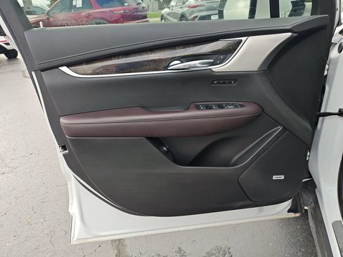 Used 2022 Cadillac XT6 Premium Luxury w/ Technology Package AWD/4WD image 12