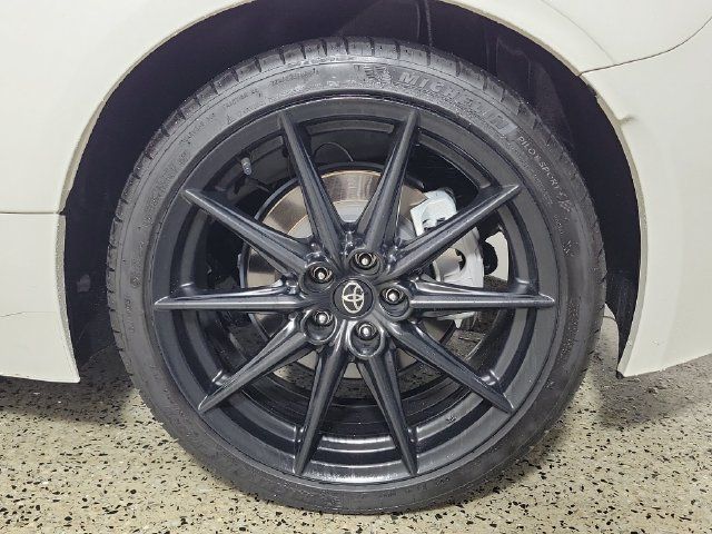 Used 2025 Toyota GR86 Premium RWD image 8