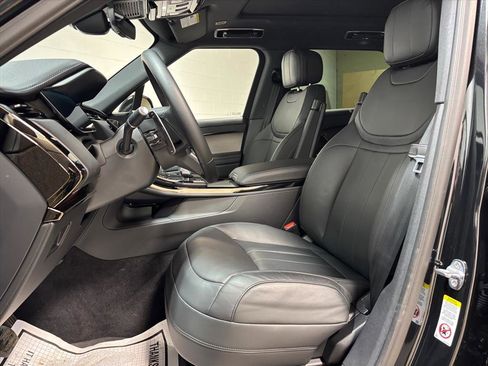 Used 2025 Land Rover Range Rover Sport SE image 23