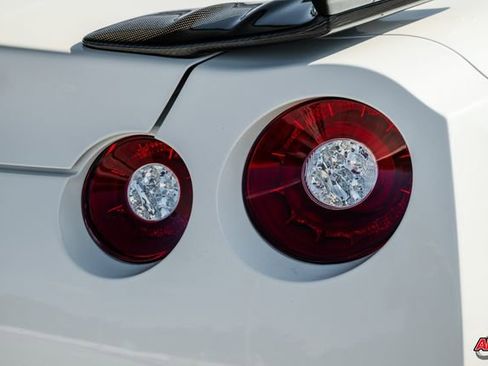 Used 2014 Nissan GT-R Premium image 70