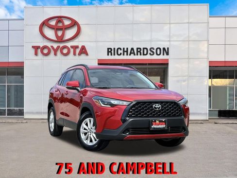 Used 2024 Toyota Corolla Cross LE FWD image 1