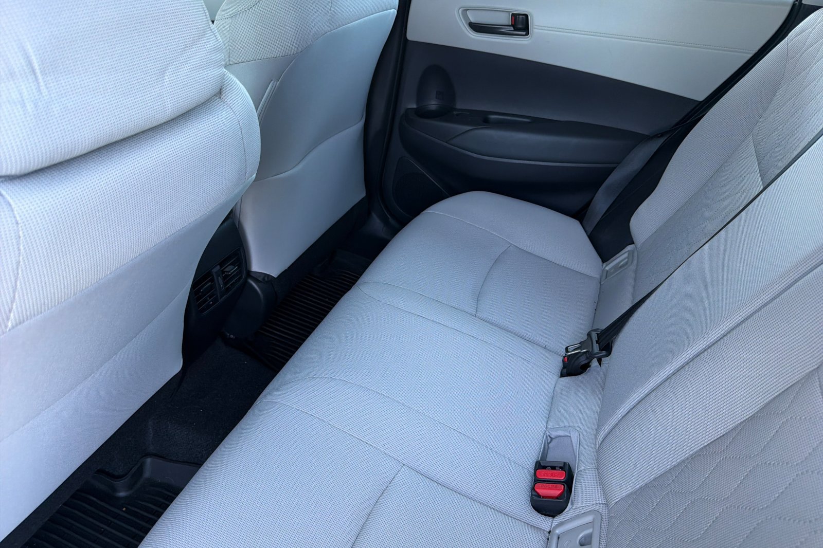 Used 2025 Toyota Corolla Cross L FWD image 16