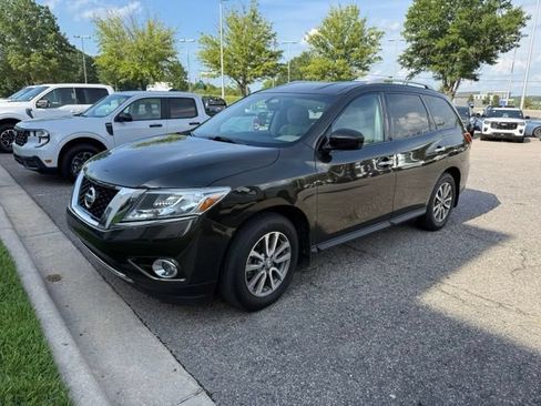 Used 2016 Nissan Pathfinder SV FWD image 13