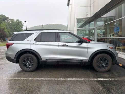 Used 2024 Ford Explorer Timberline AWD/4WD image 4