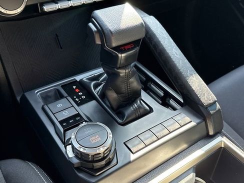 Used 2025 Toyota Tacoma TRD Sport AWD/4WD image 26
