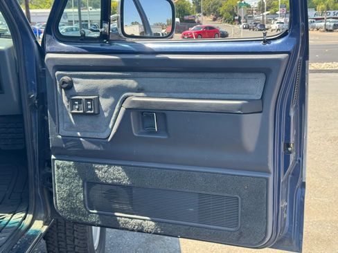 Used 1992 Dodge D/W Truck 250 AWD/4WD image 16
