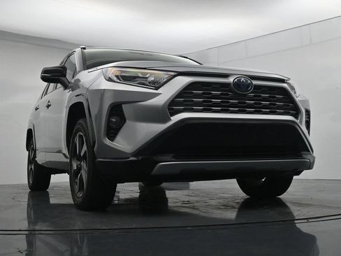 Used 2019 Toyota RAV4 XSE w/ XSE Weather Package AWD/4WD image 18
