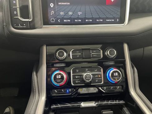Used 2024 GMC Yukon Denali w/ Advanced Technology Package RWD image 4