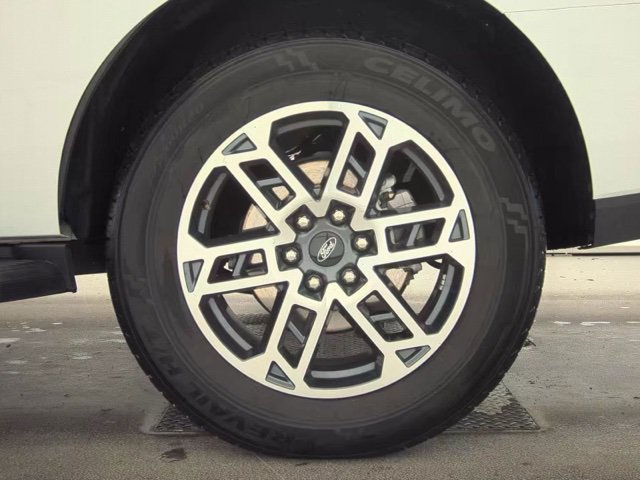 Used 2025 Ford Expedition Active AWD/4WD image 19