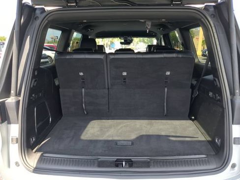 Used 2024 Jeep Wagoneer Series II w/ Flexible Seating Group RWD image 12