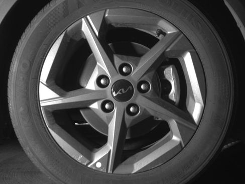 Used 2025 Kia K4 LXS image 13