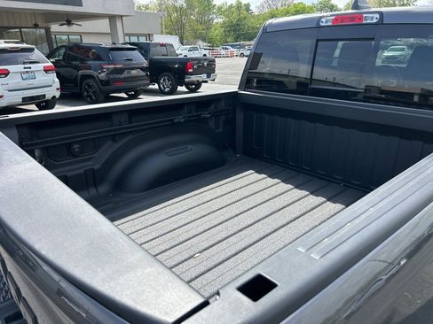 New 2026 RAM 1500 Laramie AWD/4WD image 39