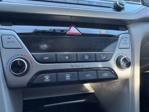 Used 2018 Hyundai Elantra Limited image 28