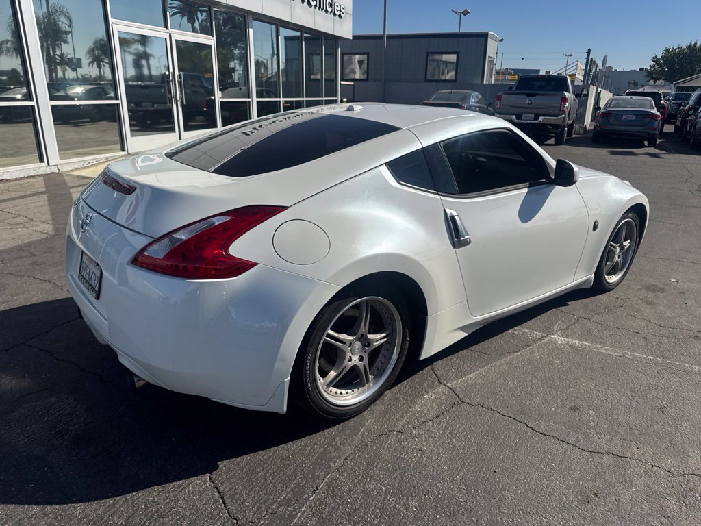 Used 2011 Nissan 370Z Touring RWD image 6