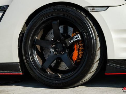 Used 2014 Nissan GT-R Premium image 73
