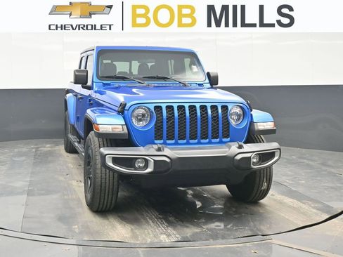 Used 2021 Jeep Gladiator Sport image 1